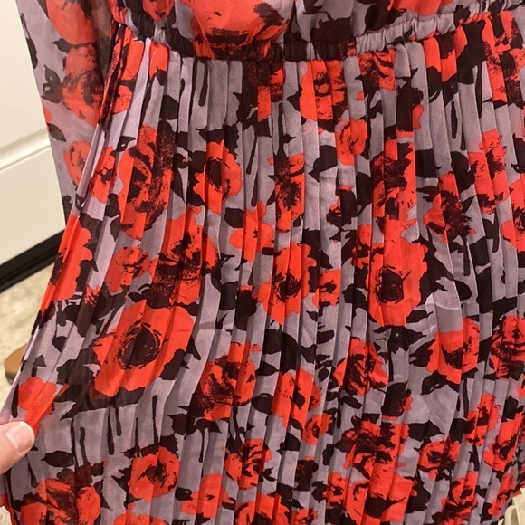 Long sleeve chaffan pleaded mini dress this dress‎ was worn by Lydia Martin - Picture 4 of 5